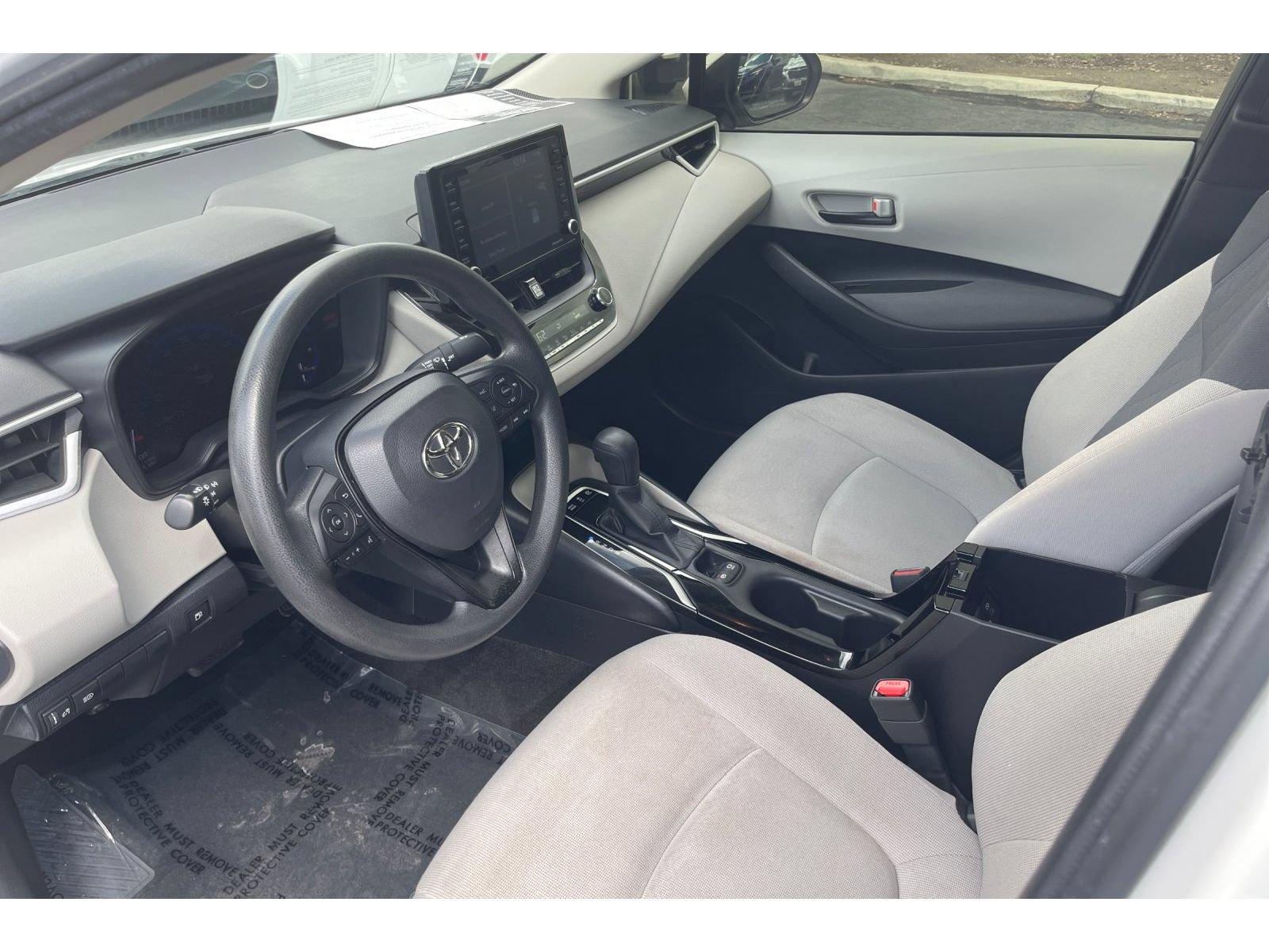 Used 2022 Toyota Corolla LE w/ Carpet Mat Package (TMS) FWD image 10