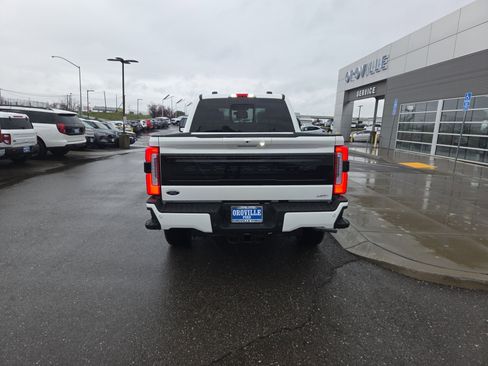 New 2026 Ford F250 Platinum w/ FX4 Off-Road Package image 4