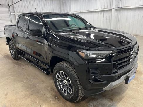 Used 2024 Chevrolet Colorado Z71 w/ Z71 Convenience Package 2 AWD/4WD image 1