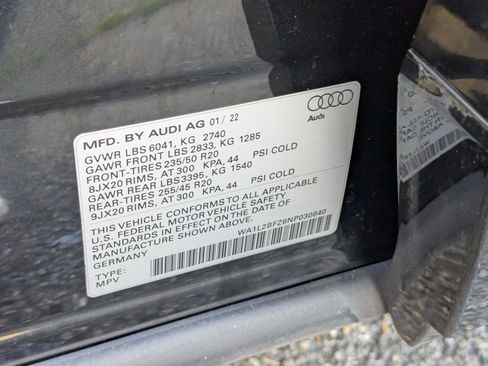 Used 2022 Audi Q4 e-tron Premium Plus image 36