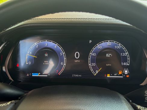 Used 2023 Jeep Grand Cherokee Limited w/ Luxury Tech Group II AWD/4WD image 9