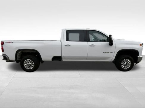 Used 2024 Chevrolet Silverado 2500 LT AWD/4WD image 9