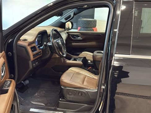 Used 2022 Chevrolet Suburban High Country image 25