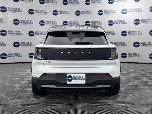 New 2026 Volvo EX30 Cross Country Ultra image 4