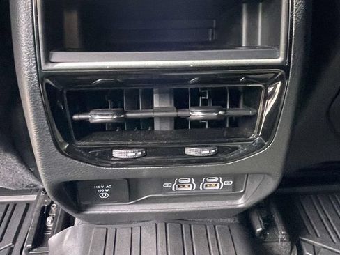 Used 2024 Jeep Grand Cherokee Altitude AWD/4WD image 11