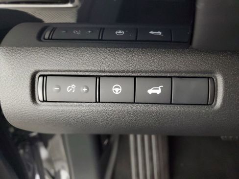 New 2025 Nissan Pathfinder SV image 27