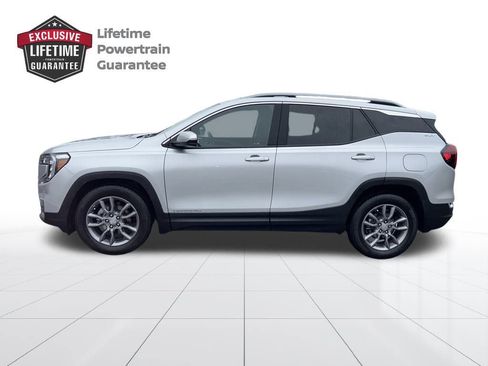 Used 2022 GMC Terrain SLT w/ Infotainment Package II image 2