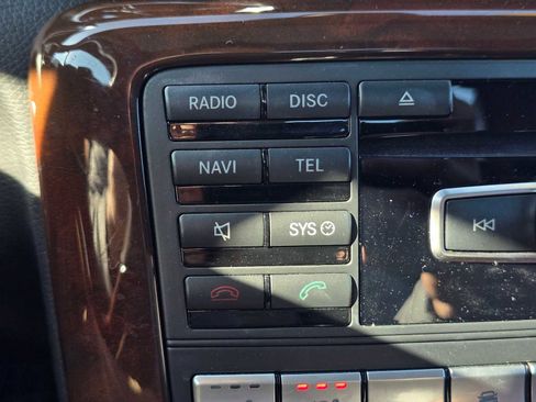 Used 2014 Mercedes-Benz SLK 350 image 25