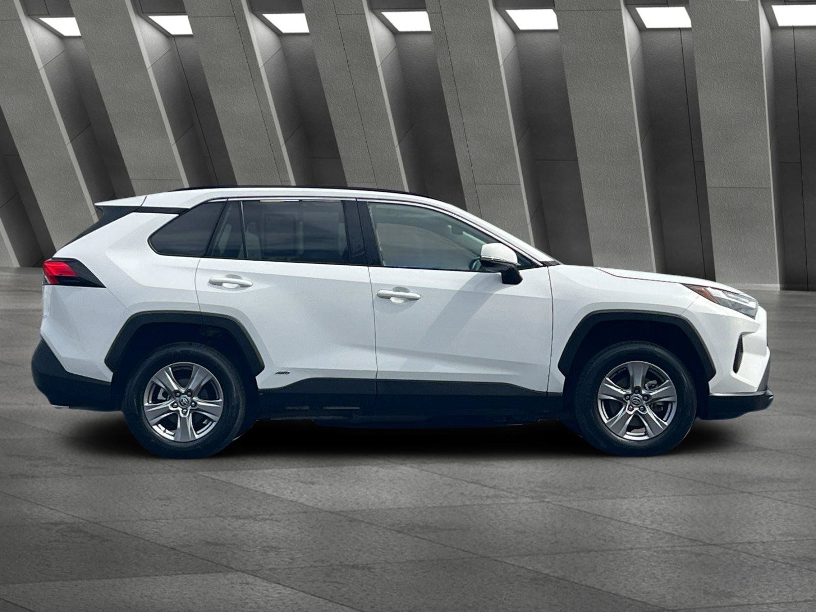 Used 2025 Toyota RAV4 XLE AWD/4WD image 3
