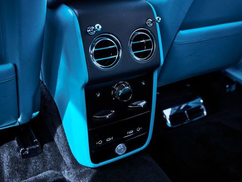 Used 2025 Rolls-Royce Cullinan Black Badge image 56