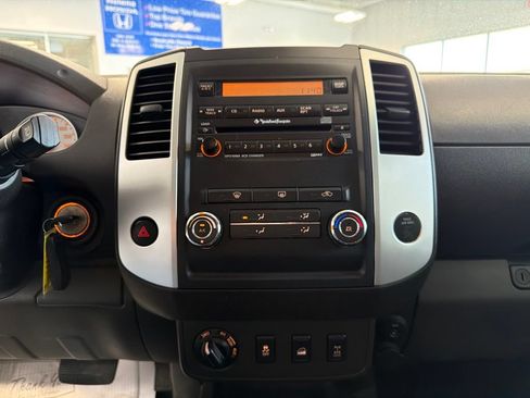 Used 2012 Nissan Xterra PRO-4X w/ Pro-4x Leather Pkg AWD/4WD image 14