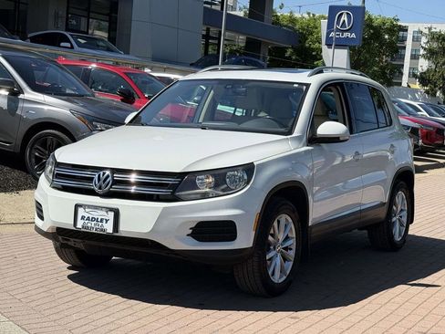 Used 2017 Volkswagen Tiguan Wolfsburg Edition AWD/4WD image 3