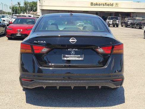 Used 2025 Nissan Altima 2.5 SV FWD image 7