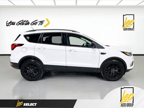 Used 2019 Ford Escape SE image 4