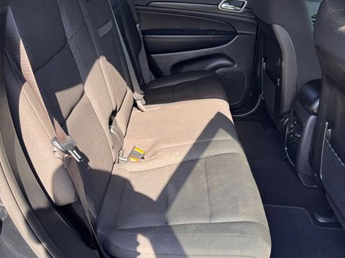 Used 2021 Jeep Grand Cherokee Laredo AWD/4WD image 14