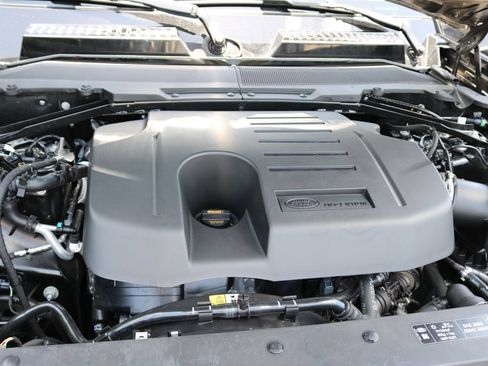 Used 2025 Land Rover Defender 110 X-Dynamic SE AWD/4WD image 10