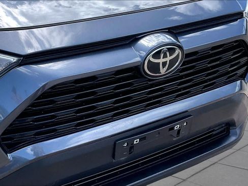 Used 2021 Toyota RAV4 XLE Premium AWD/4WD image 30