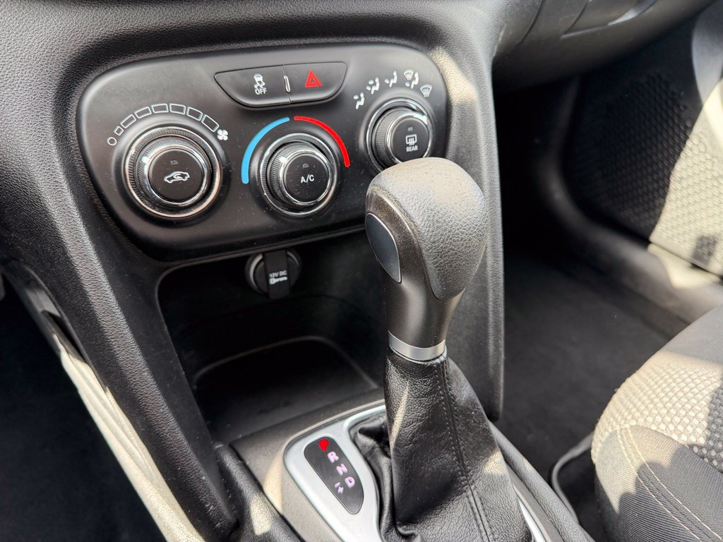 Used 2016 Dodge Dart SXT FWD image 12