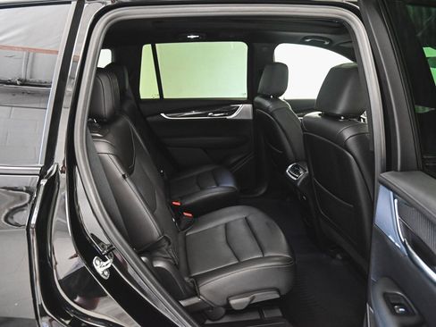 Used 2024 Cadillac XT6 Sport image 34