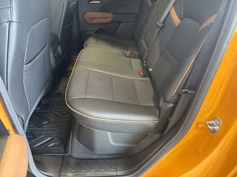 Used 2025 GMC Canyon AT4 w/ Technology Plus Package AWD/4WD image 27