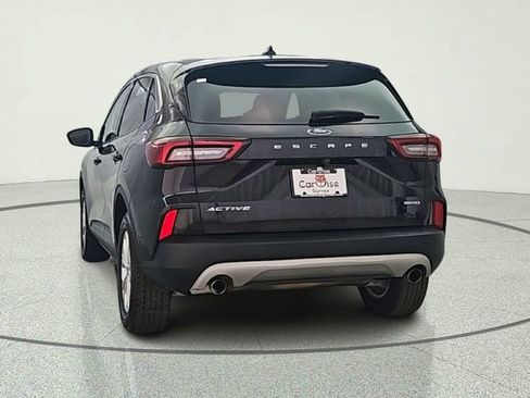 Used 2023 Ford Escape Active AWD/4WD image 5