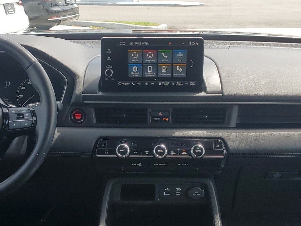 Used 2025 Honda Pilot Touring image 16
