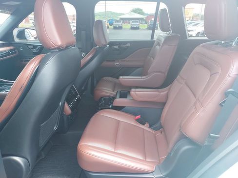 Used 2025 Lincoln Aviator Reserve w/ Jet Appearance Package AWD/4WD image 14