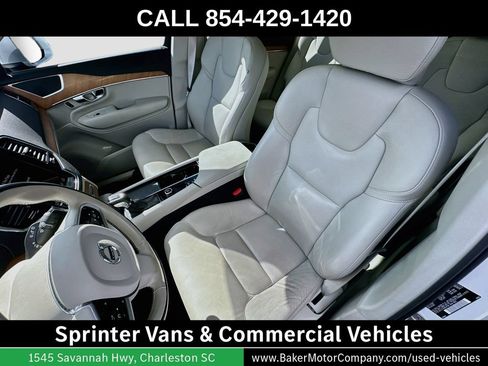 Used 2022 Volvo XC90 T6 Momentum w/ Advanced Package AWD/4WD image 4