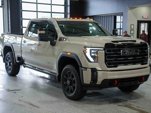 Used 2026 GMC Sierra 2500 AT4 w/ AT4 Premium Plus Package image 3