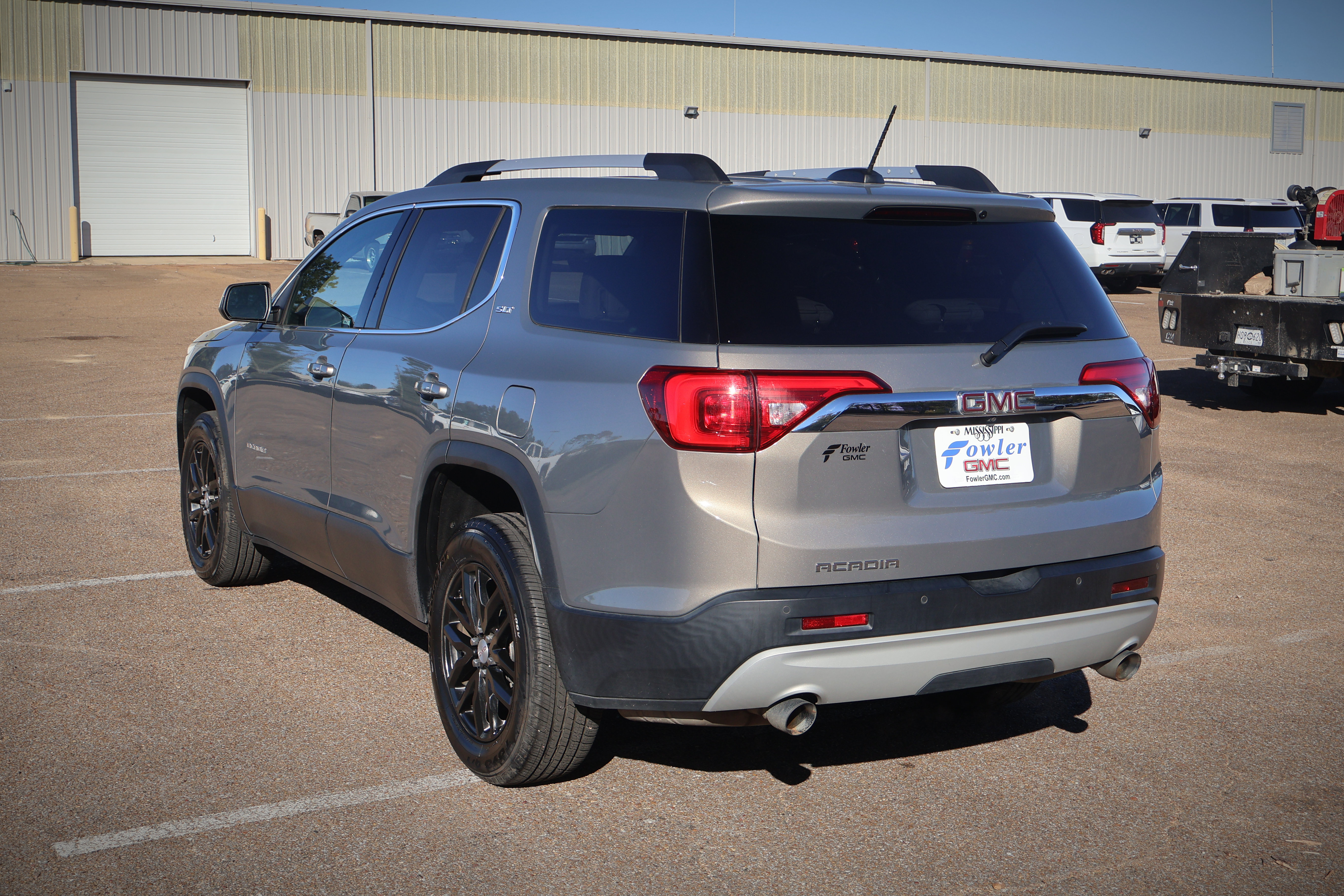 Used 2019 GMC Acadia SLT w/ LPO, Floor Liner Package FWD image 7