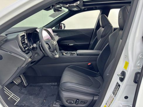 Used 2023 Lexus RX 500h F Sport image 17