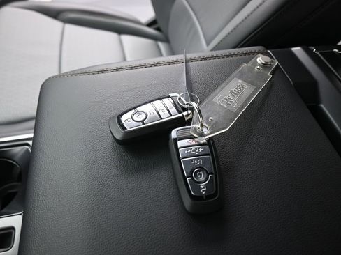 New 2025 Ford F150 Lightning Lariat w/ Max Trailer Tow Package image 21