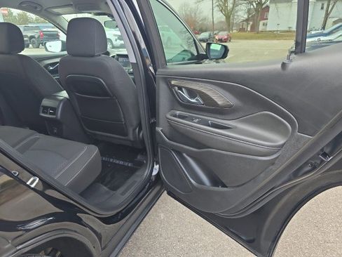 Used 2023 GMC Terrain SLE w/ Driver Convenience Package image 42