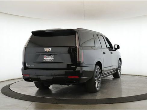 Used 2025 Cadillac Escalade ESV Sport w/ Touring Package image 7