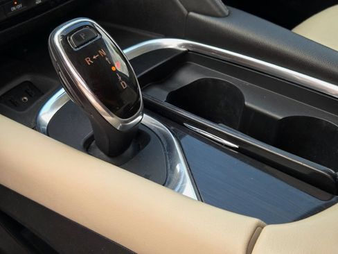 Used 2018 Buick Enclave Essence FWD image 34