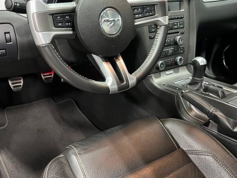Used 2010 Ford Mustang GT Premium RWD image 12