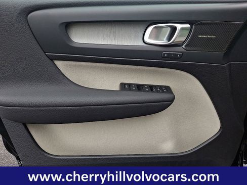 Certified 2025 Volvo XC40 B5 Ultra w/ Protection Package Premier image 12