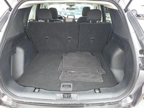 Used 2022 Ford Escape SE w/ SE Sport Appearance Package image 12