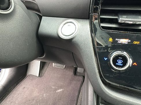 Used 2021 Hyundai Ioniq SE image 17