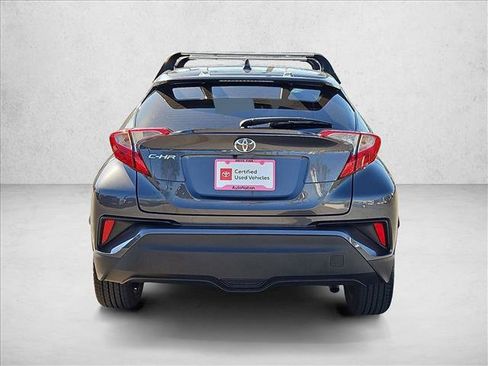Used 2022 Toyota C-HR XLE FWD image 7