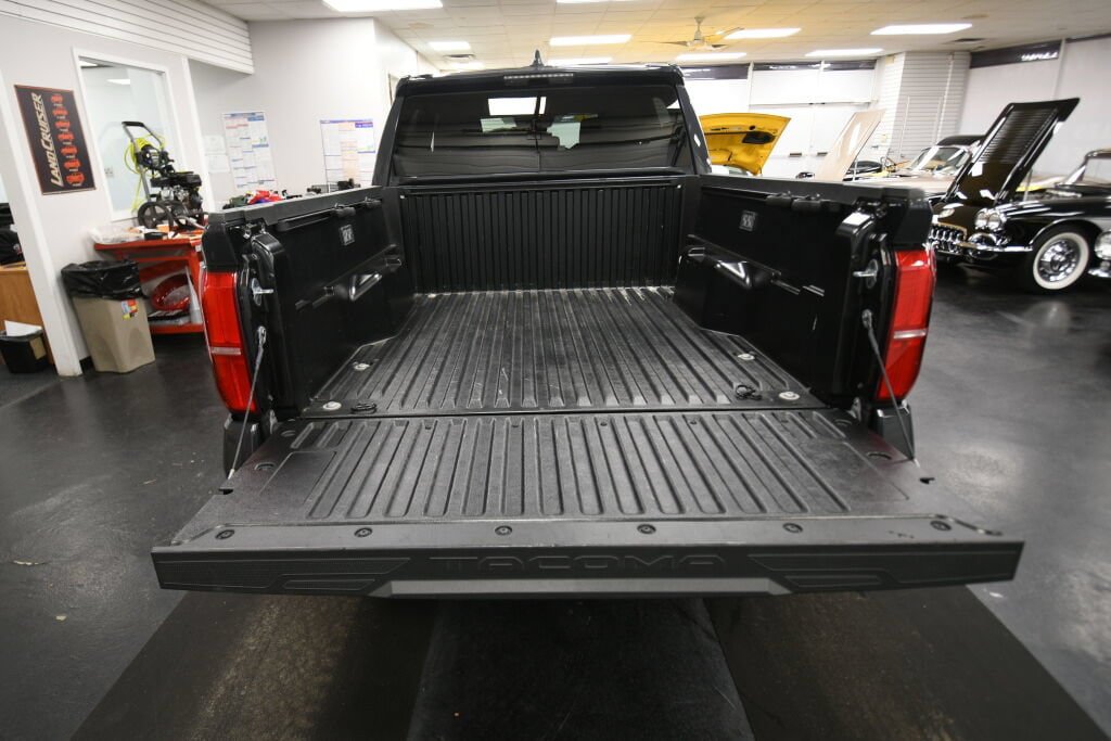 Used 2024 Toyota Tacoma TRD Off-Road AWD/4WD image 29