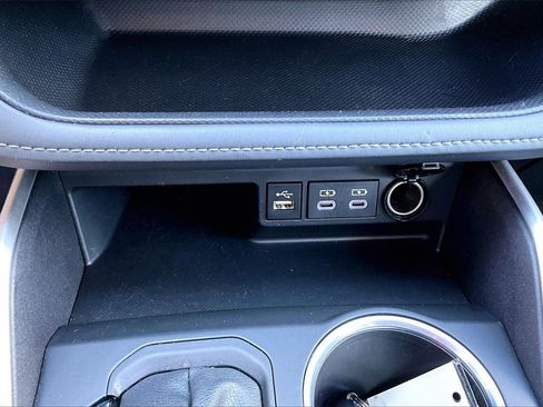 Used 2024 Toyota Highlander LE image 15