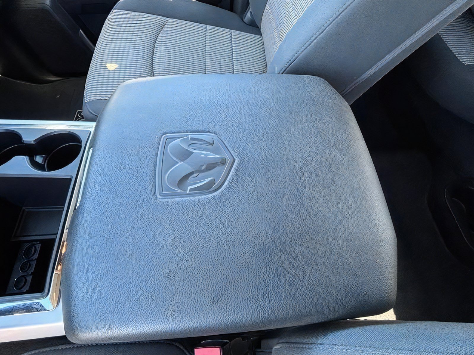 Used 2012 RAM 3500 SLT AWD/4WD image 16