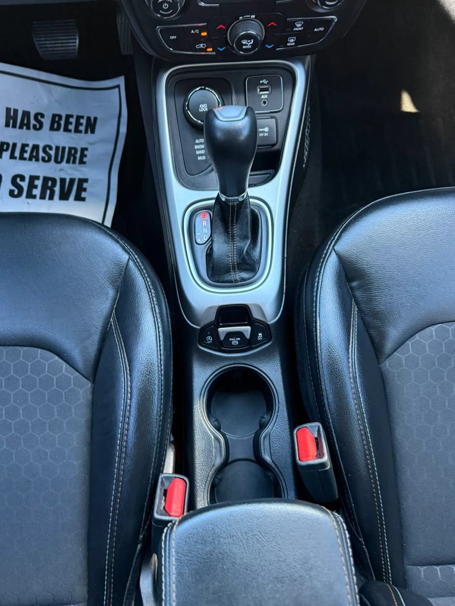 Used 2018 Jeep Compass Latitude w/ Popular Equipment Group AWD/4WD image 33
