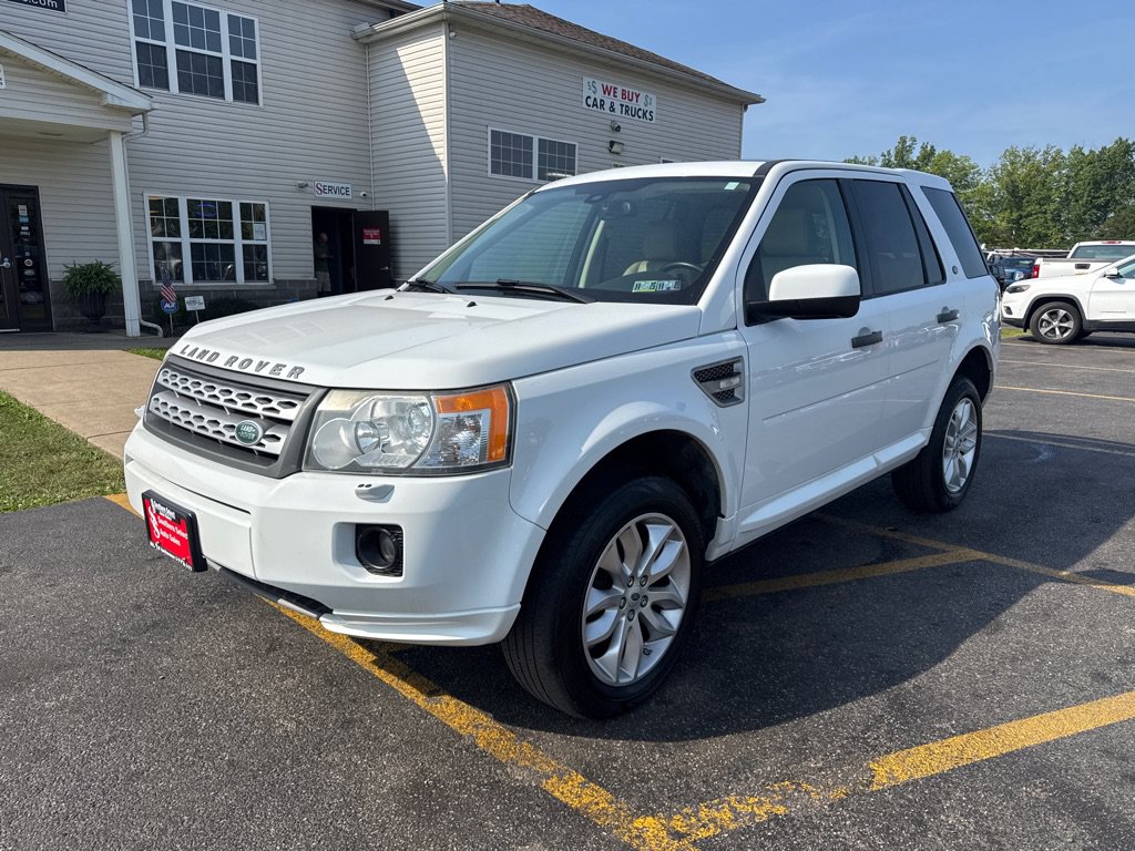 Used 2011 Land Rover LR2 HSE AWD/4WD image 2
