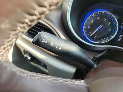 Used 2020 Chrysler Pacifica Touring w/ Cold Weather Group image 23