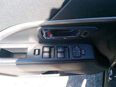 Used 2012 MAZDA MAZDA5 Sport image 40