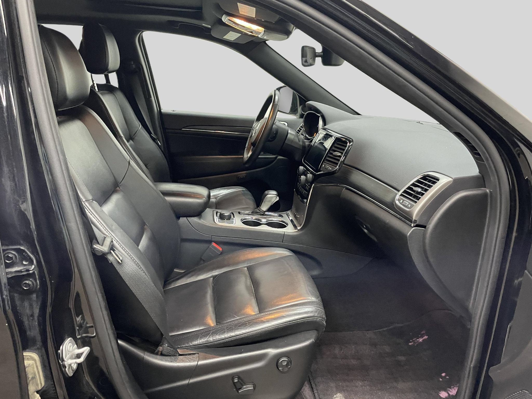Used 2019 Jeep Grand Cherokee Limited w/ Trailer Tow Group IV AWD/4WD image 16