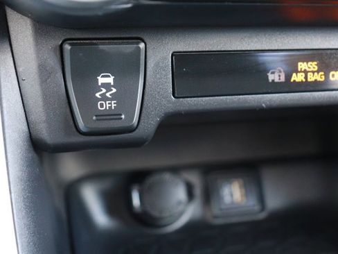 Used 2025 Toyota RAV4 XLE image 19