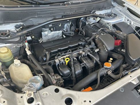 Used 2011 Mitsubishi Outlander SE image 9